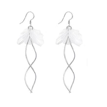 Load image into Gallery viewer, Long Hanging Flower Earring